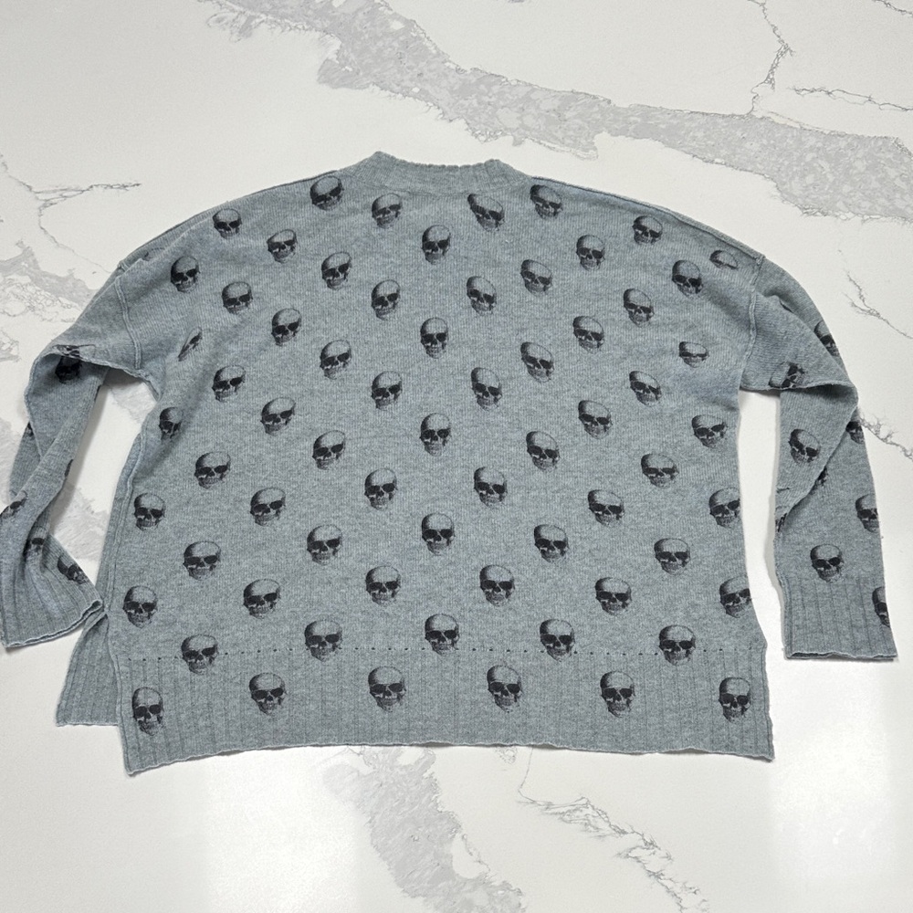 100% Cashmere Gray Skull Sweater - Picture 3 of 4